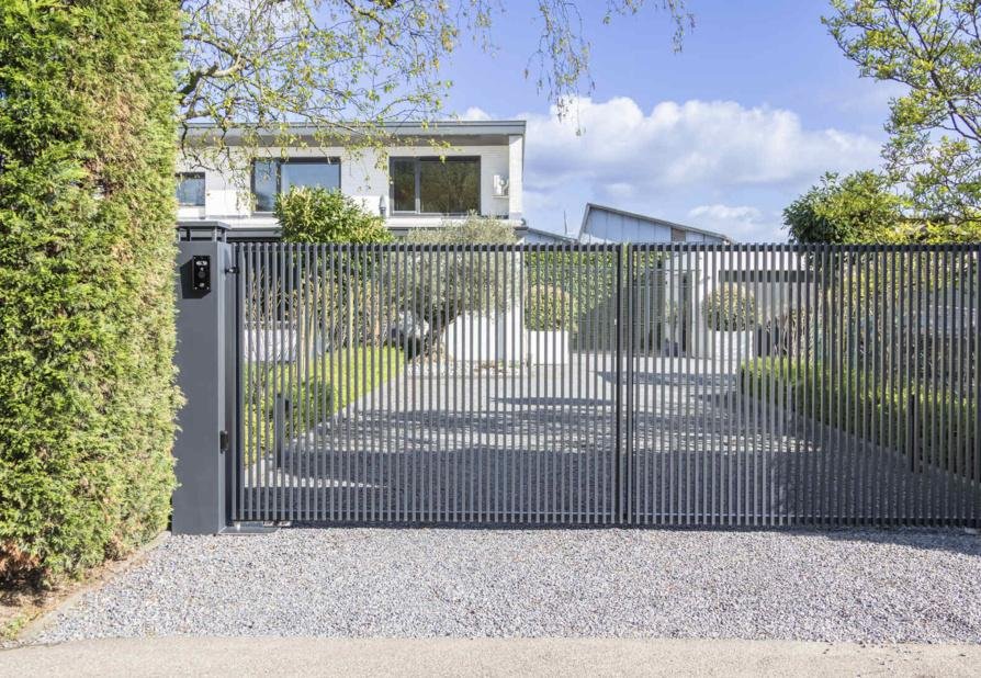 Steel Gate Installation